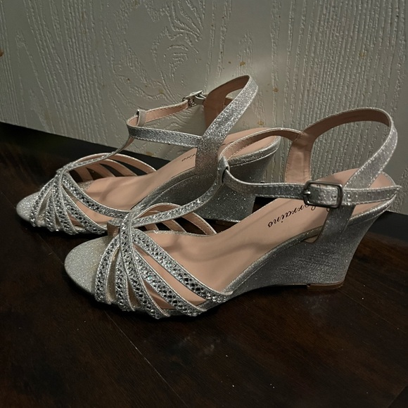 Silver high hells - Picture 2 of 2